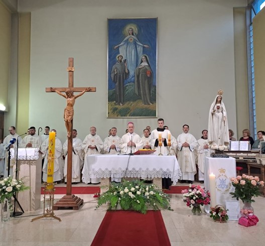 Nadbiskup Kutleša predvodio misno slavlje proslave svetkovine Gospe Fatimske u Samostanu svete Klare